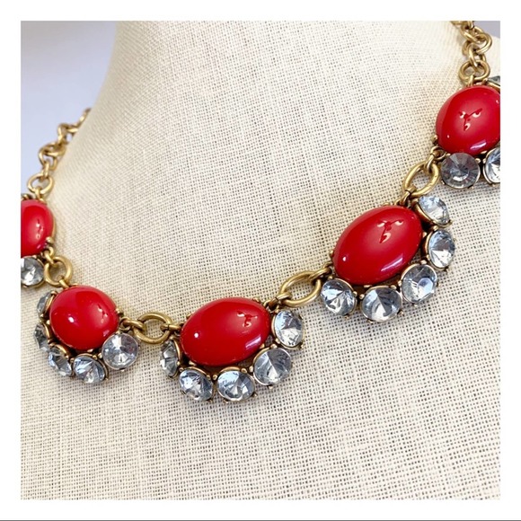 Stella & Dot red acrylic cabochon large rhinestone gold tone statement necklace - Picture 3 of 11
